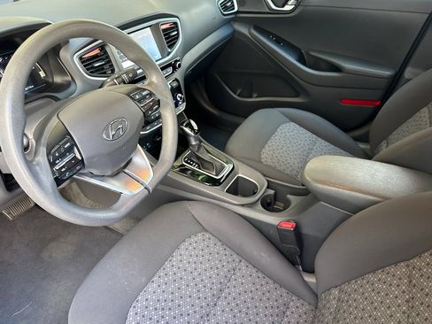 Used 2018 Hyundai Ioniq Blue FWD image 10