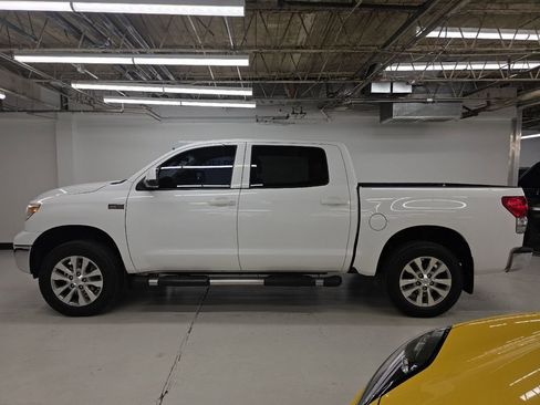 Used 2009 Toyota Tundra 4x4 CrewMax image 6