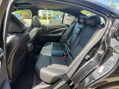 Used 2023 INFINITI Q50 Sensory image 11