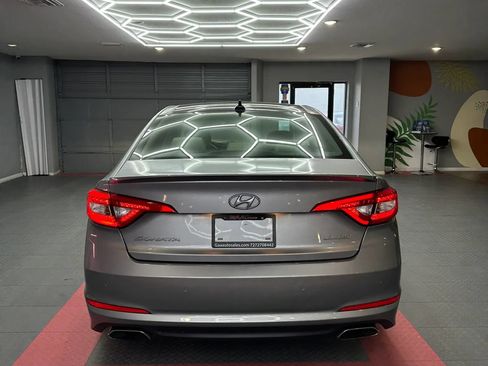 Used 2016 Hyundai Sonata Limited w/ Option Group 05 FWD image 5