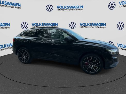 Used 2022 Audi Q8 Prestige w/ Prestige Package AWD/4WD image 9