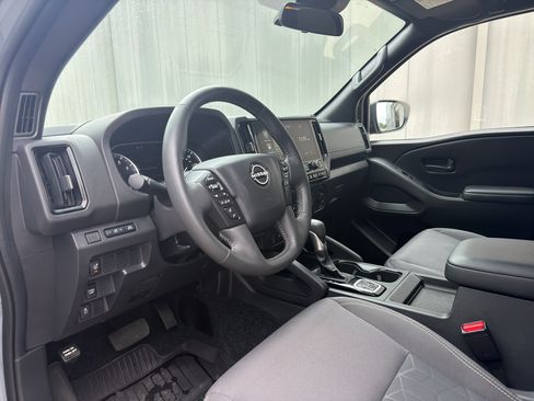 Certified 2026 Nissan Frontier SV w/ All-Weather Content Package AWD/4WD image 10