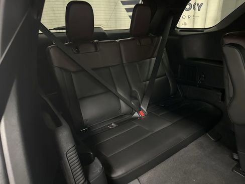 Used 2022 Ford Explorer Platinum w/ Equipment Group 601A AWD/4WD image 37