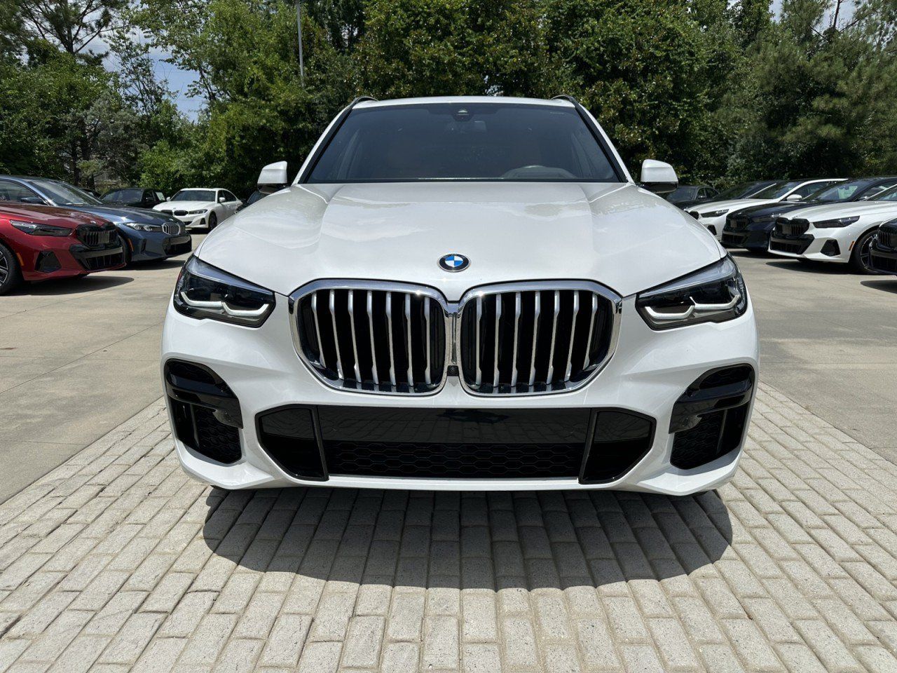 Used 2023 BMW X5 xDrive40i w/ M Sport Package AWD/4WD image 11