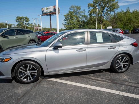 Used 2024 Honda Civic LX image 3
