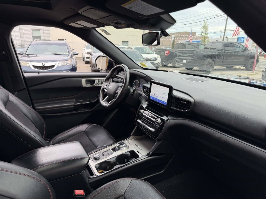 Used 2022 Ford Explorer ST-Line AWD/4WD image 13