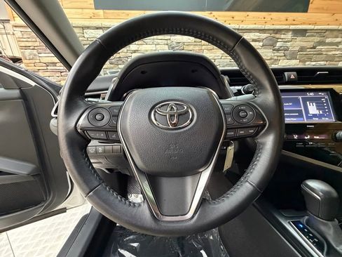 Used 2020 Toyota Camry SE image 17