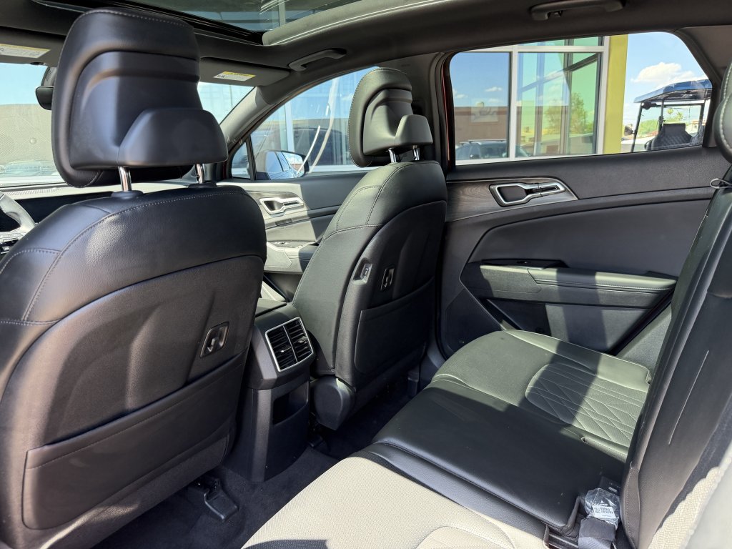 Used 2025 Kia Sportage X-Line w/ Premium Package AWD/4WD image 32