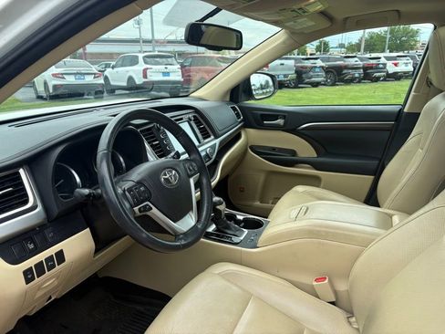 Used 2016 Toyota Highlander Limited AWD/4WD image 5