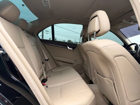 Used 2014 Mercedes-Benz C 250 Sedan image 29