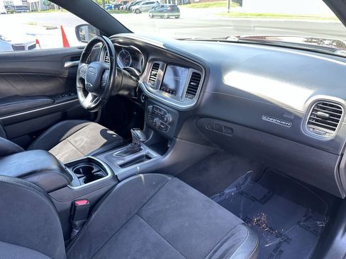 Used 2019 Dodge Charger GT RWD image 9
