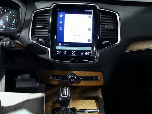 Used 2018 Volvo XC90 T6 Inscription w/ Convenience Package image 21