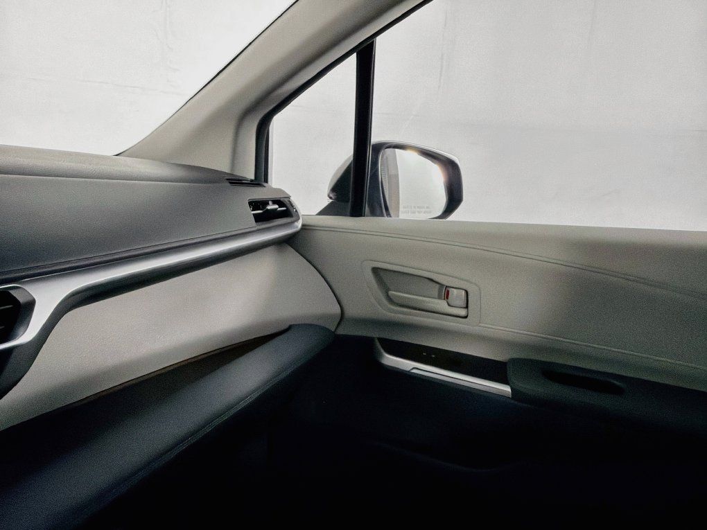 Used 2022 Toyota Sienna LE FWD image 36