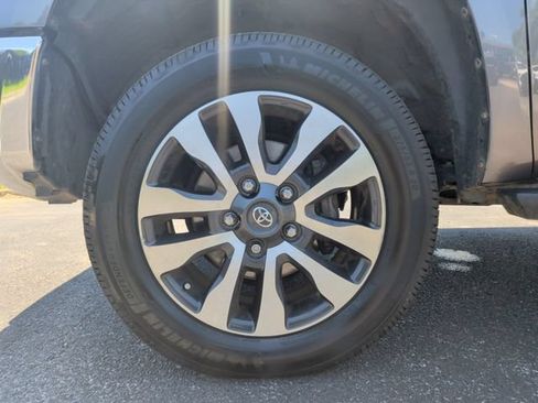 Used 2020 Toyota Tundra Limited w/ Limited Premium Package AWD/4WD image 9