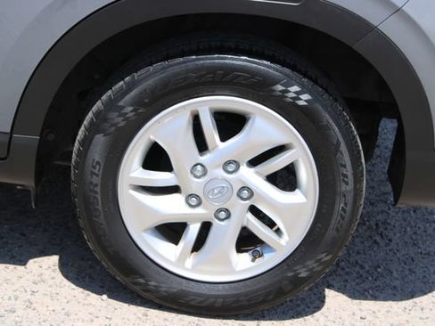 Used 2021 Hyundai Venue SE FWD image 7