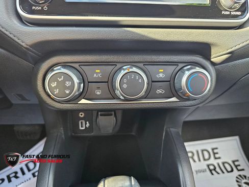 Used 2025 Nissan Versa S w/ Trunk Package FWD image 21