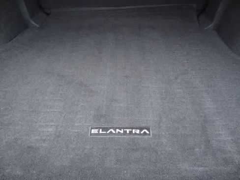 Used 2023 Hyundai Elantra SEL w/ Convenience Package FWD image 8