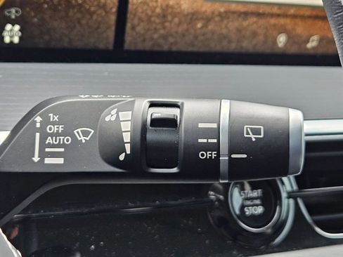 Used 2025 INFINITI QX80 Sensory image 23