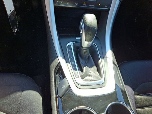 Used 2014 Ford Fusion SE FWD image 17