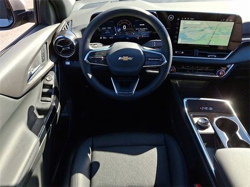 New 2026 Chevrolet Equinox LT w/ Convenience Package II image 8