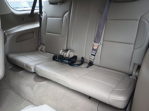 Used 2019 Chevrolet Suburban Premier image 31