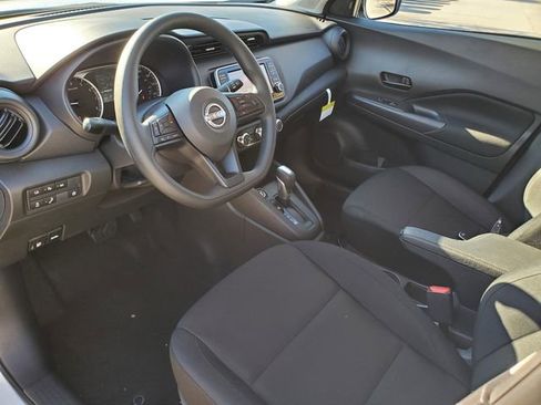 Certified 2025 Nissan Kicks Play S image 13