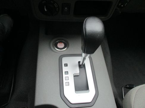 Used 2021 Nissan Frontier SV AWD/4WD image 13