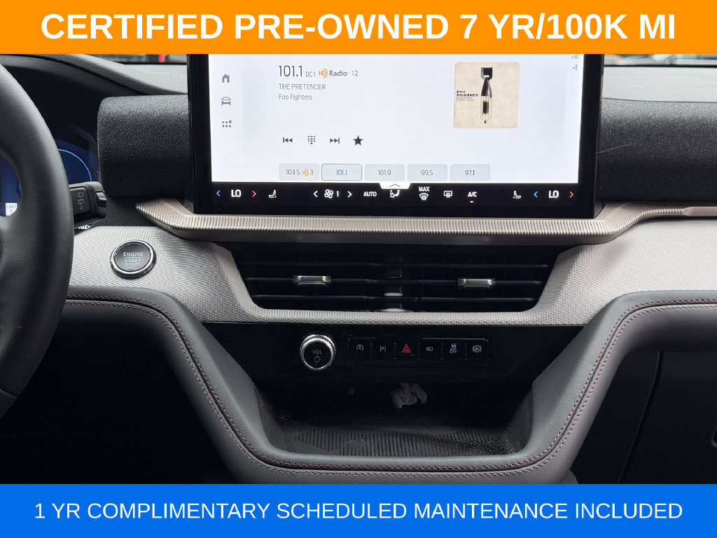 Used 2025 Ford Explorer Active AWD/4WD image 12