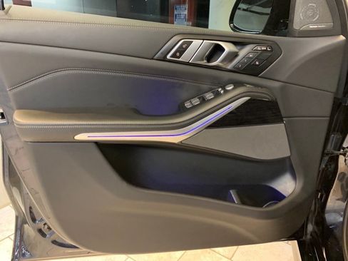 Used 2024 BMW X7 M60i AWD/4WD image 15