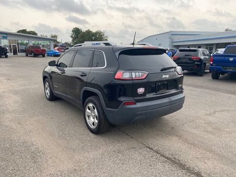 Used 2019 Jeep Cherokee Latitude FWD image 4