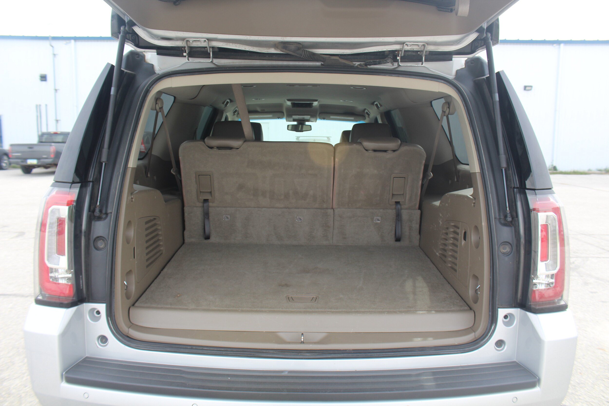 Used 2016 GMC Yukon XL SLE AWD/4WD image 18