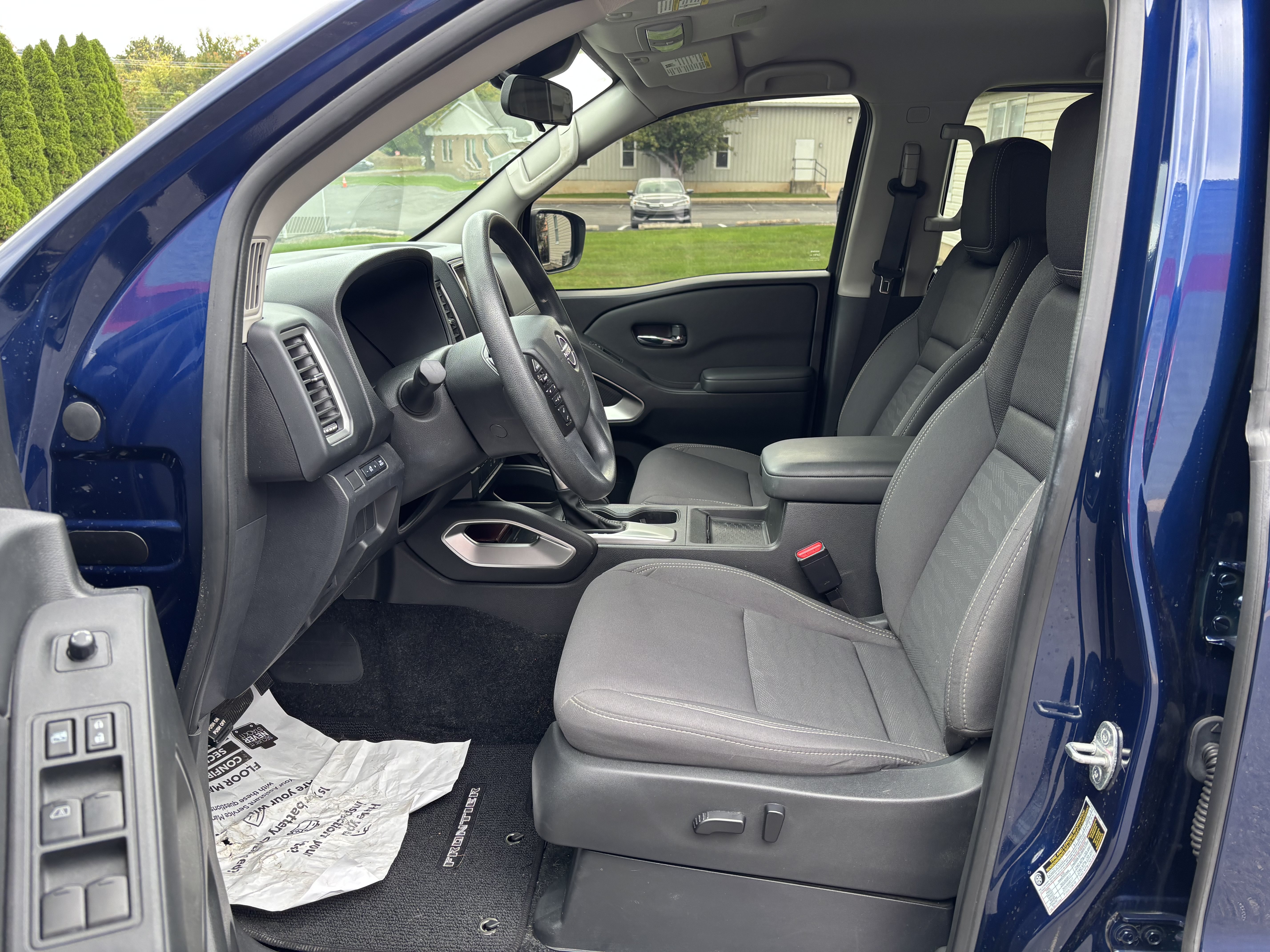 Used 2023 Nissan Frontier SV w/ Tow Package AWD/4WD image 12