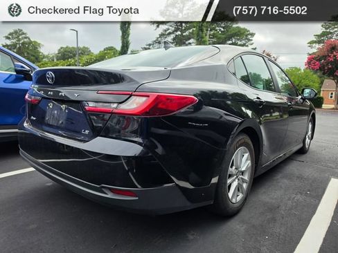 Used 2025 Toyota Camry LE FWD image 6
