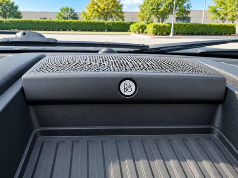 Used 2018 Ford F150 Lariat w/ Equipment Group 502A Luxury RWD image 25