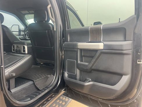 Used 2020 Ford F250 Lariat w/ Tremor Off-Road Package image 43