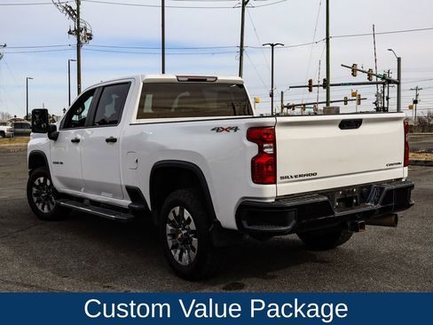 Used 2023 Chevrolet Silverado 2500 Custom w/ Custom Value Package image 5
