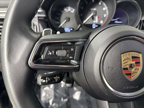 Certified 2024 Porsche Macan AWD/4WD image 38