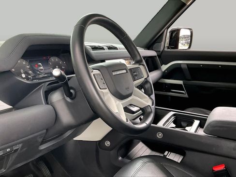 Used 2023 Land Rover Defender 90 SE AWD/4WD image 17