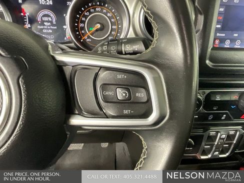 Used 2019 Jeep Wrangler Unlimited Sahara w/ Safety Group AWD/4WD image 37