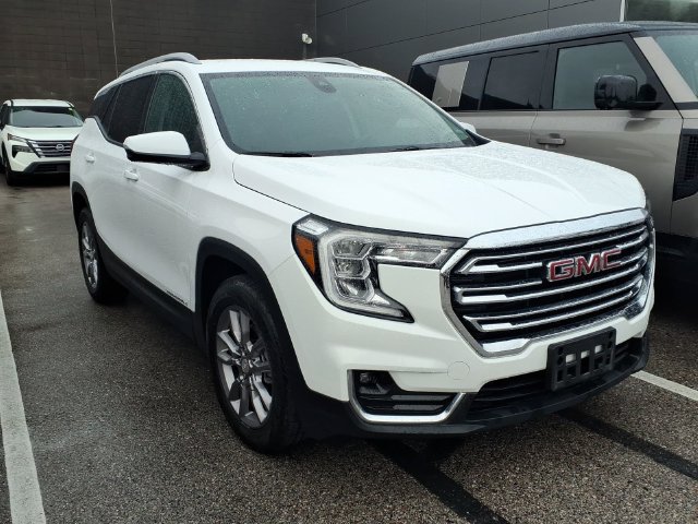 Used 2024 GMC Terrain SLT AWD/4WD image 4