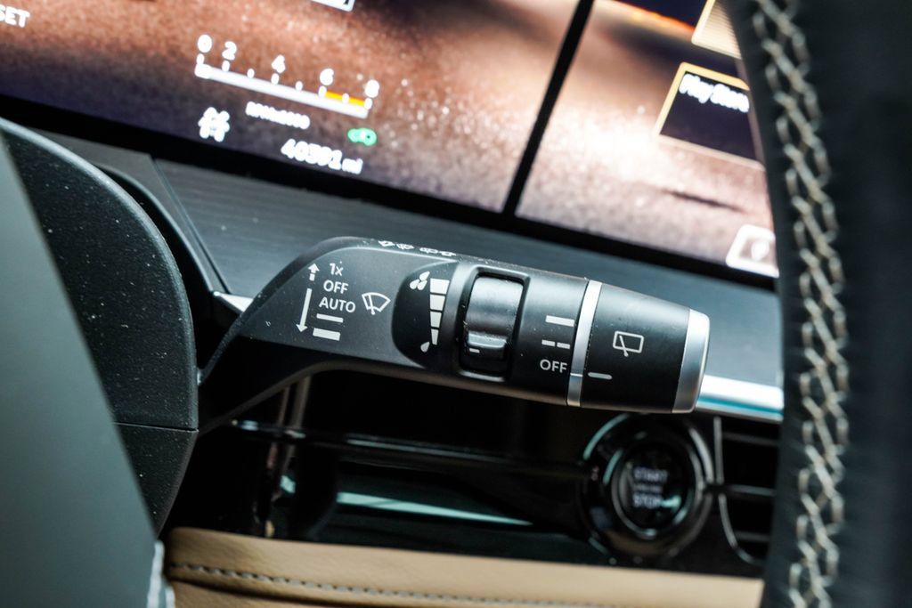 Used 2025 INFINITI QX80 Sensory AWD/4WD image 40