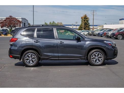 Used 2019 Subaru Forester Premium w/ All-Weather Package AWD/4WD image 2