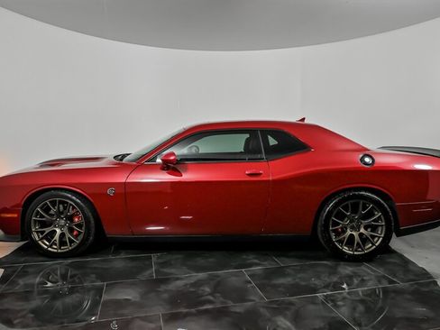 Used 2017 Dodge Challenger SRT Hellcat RWD image 6