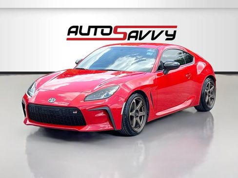 Used 2022 Toyota GR86 Premium RWD image 3