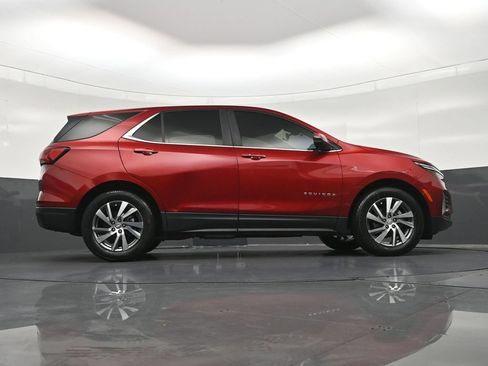 Used 2024 Chevrolet Equinox LT FWD image 32