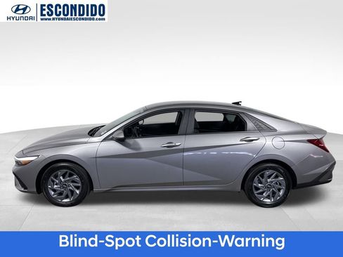 Certified 2025 Hyundai Elantra Blue image 2