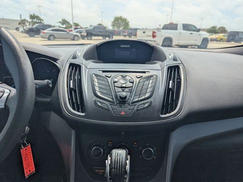 Used 2015 Ford Escape SE image 11