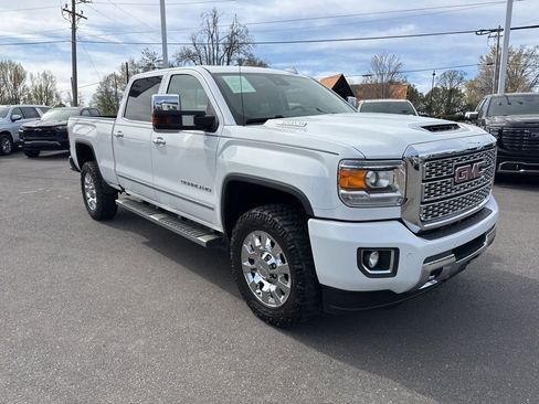 Used 2019 GMC Sierra 2500 Denali w/ Duramax Plus Package image 7