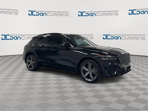 Used 2023 Genesis GV70 2.5T w/ Sport Prestige Package image 2