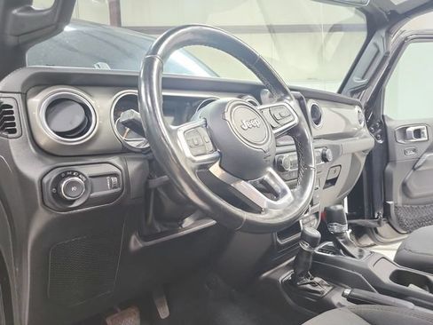 Used 2023 Jeep Wrangler Unlimited Sahara w/ Cold Weather Group AWD/4WD image 18